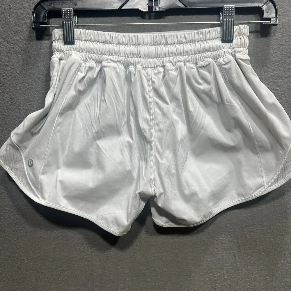 Lululemon Hotty Hot 2.5” Shorts Light Gray Size 4 Lined Is Cut Off Please Read